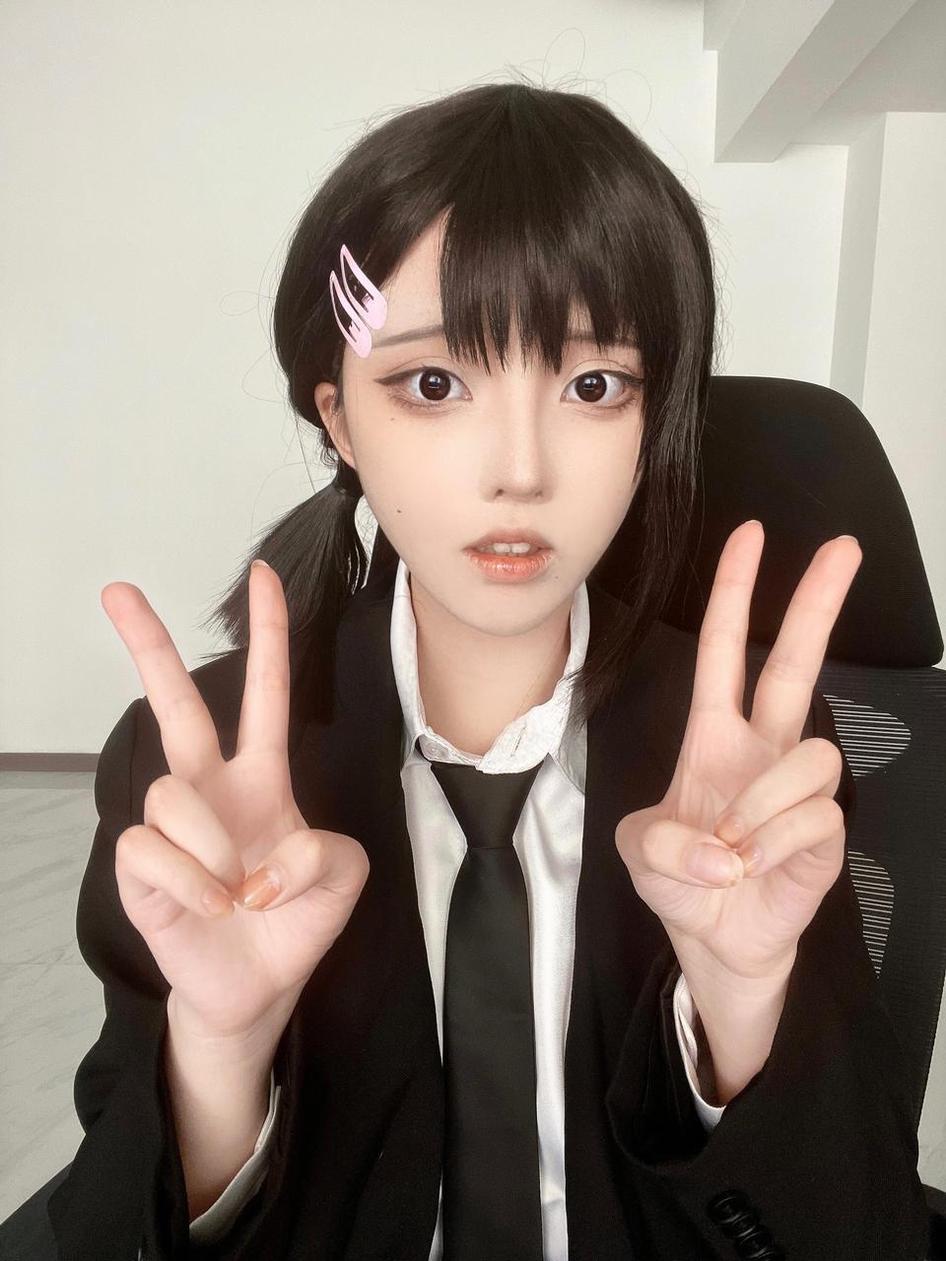 菌烨tako 菌烨tako是不是图片中最具高清质感的coser之一?