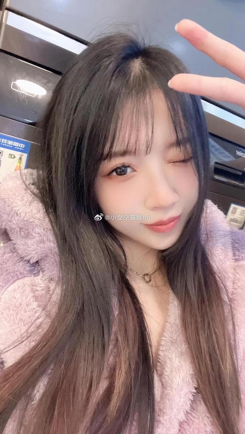 小女巫露娜 小女巫露娜写真电子版:独一无二的图包呈现