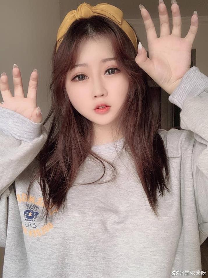 色彩斑斓，@是依酱呀微博作品图包献上诱人眼球