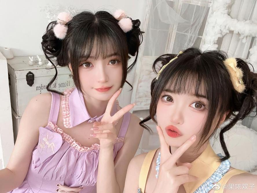 果哝双子 视觉盛宴!桃花笑果哝双子照片图包全面曝光