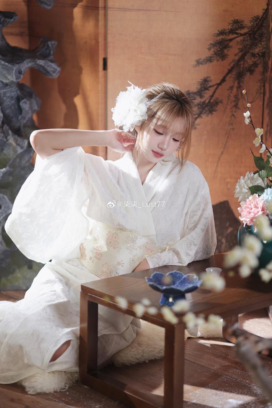 柒柒要乖哦 不可错过的柒柒要乖哦天台学姐cos合集,让你的眼睛和大脑都享受满满的幸福感