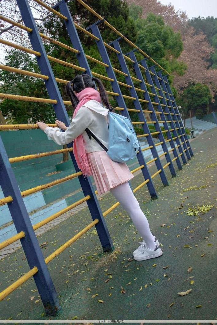 阿诺不是施瓦辛戈 装扮精彩纷呈!阿诺不是施瓦辛戈校服娱乐吧cos的每一套造型都好有看点